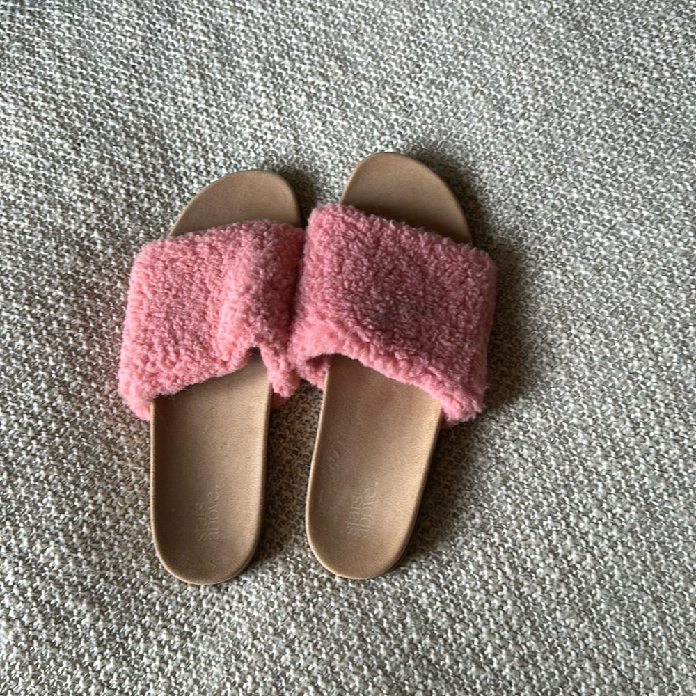 Stars above fuzzy sandals/slippers